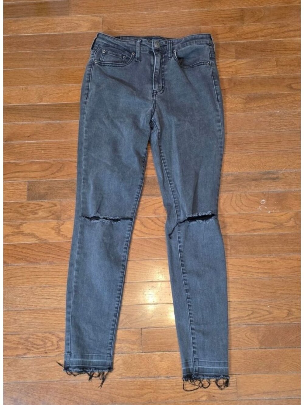 Aeropostale The Norma Jean Size 4 Distressed Black Jeans